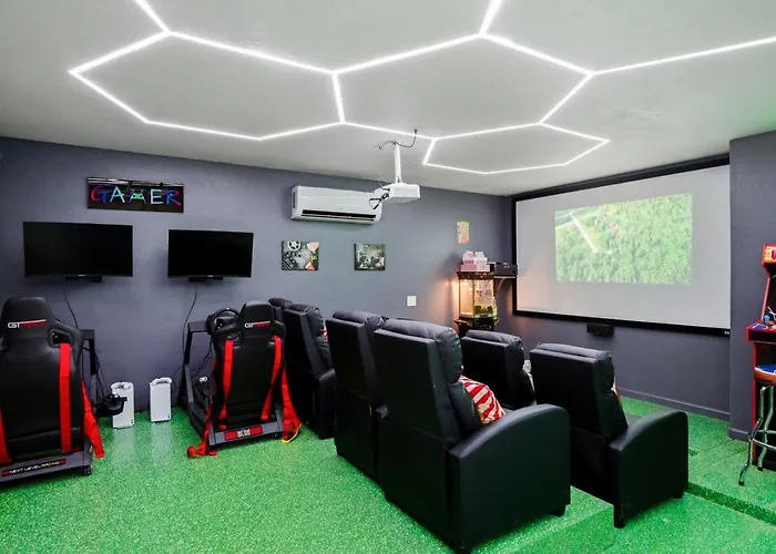 Recharge Ultimate Game Theater Heated Pool Villa